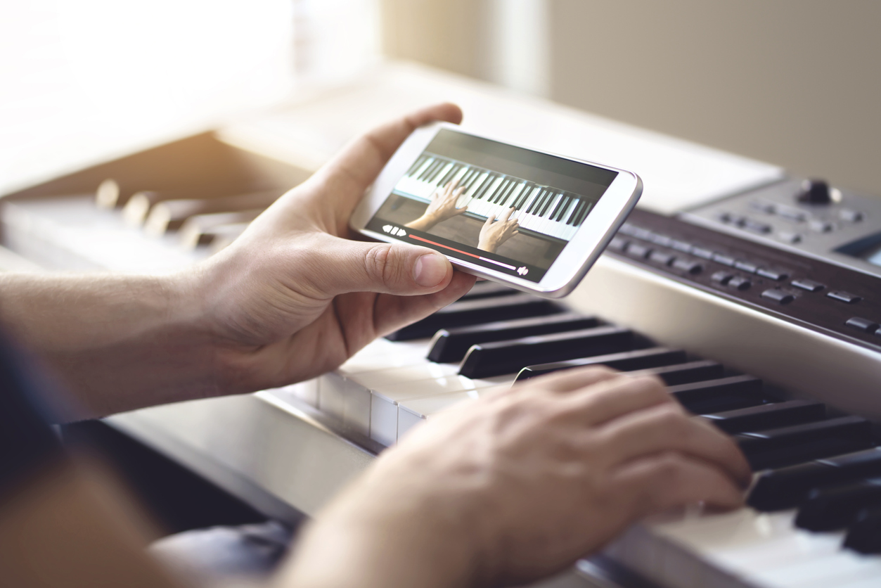 Why Learn Music Online? Here are the Big Three Benefits